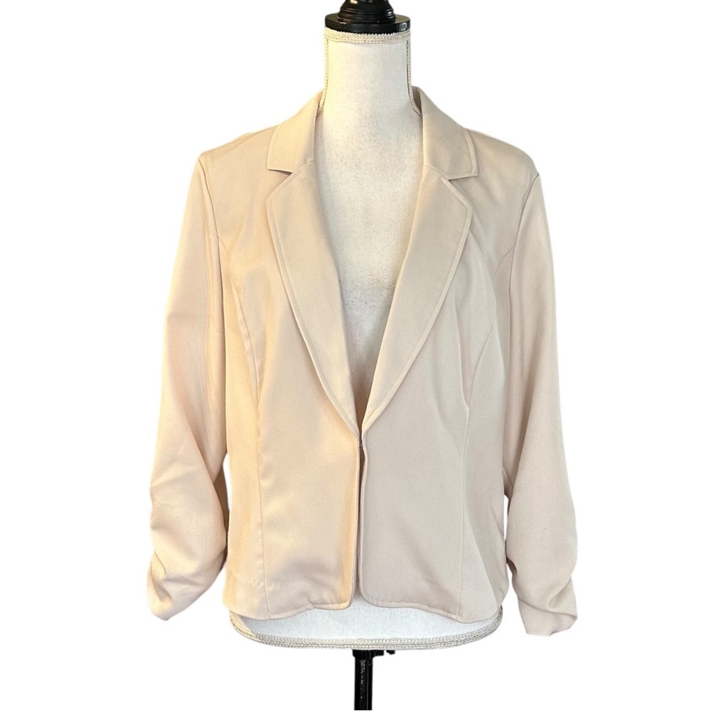 Studio Y 3/4 Sleeve Ruched Open Front Cropped Blazer Women’s SZ XL in Cream
